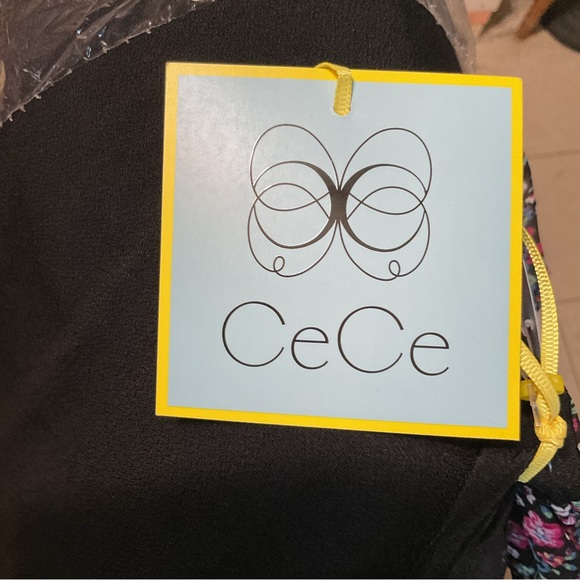 CeCe Black Floral Short Sleeve Scoop Neck Top - Picture 6 of 6